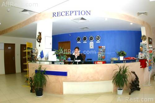 Sunny Hotel 2